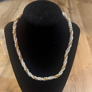 Elegant Pearl and Gold Necklace